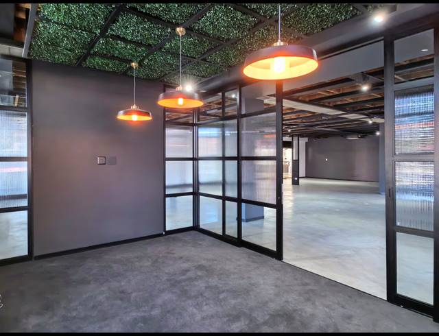 29M² OFFICE TO LET IN CRAIGHALL